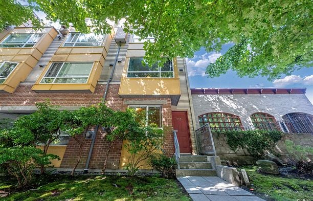 229 E 11th Avenue Mount Pleasant VE