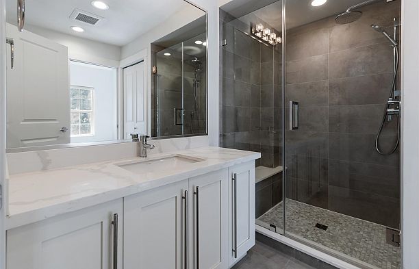 765 W 42nd Avenue Oakridge VW