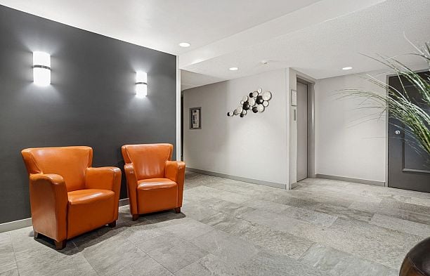 303 1717 W 13th Avenue Fairview VW