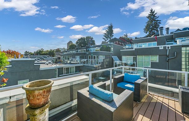 2243 Oak Street Fairview VW