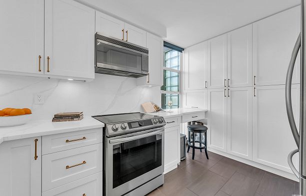 2243 Oak Street Fairview VW