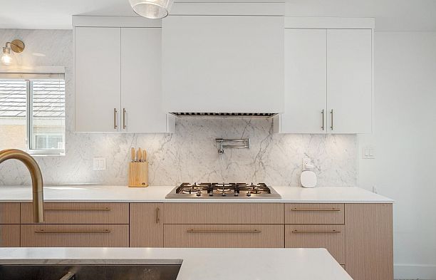 5921 Ontario Street Oakridge VW