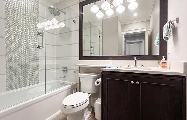 2071 W 36th Avenue Quilchena