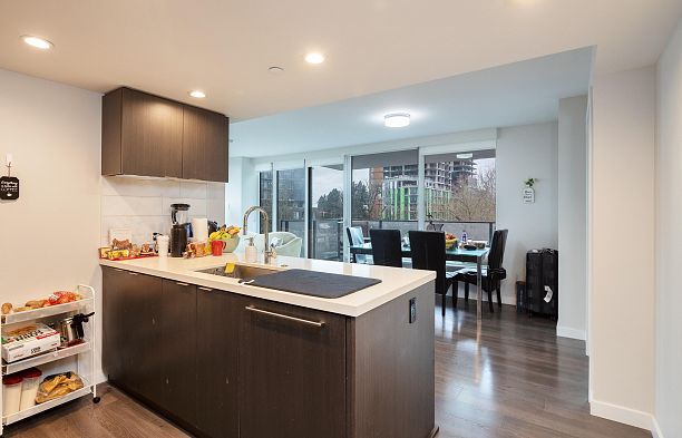 402 8238 Lord Street Marpole