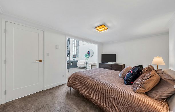 2243 Oak Street Fairview VW