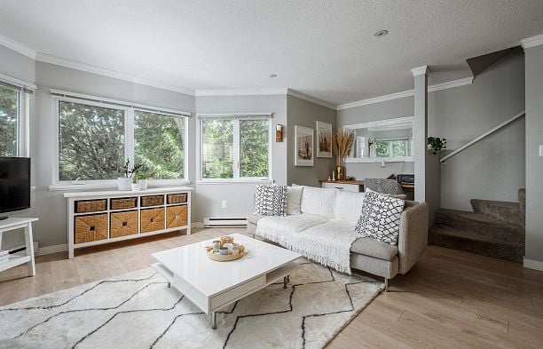 21 1182 W 7th Avenue Fairview VW