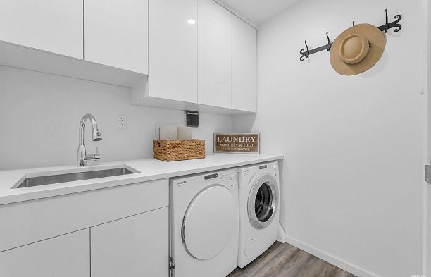 2243 Oak Street Fairview VW