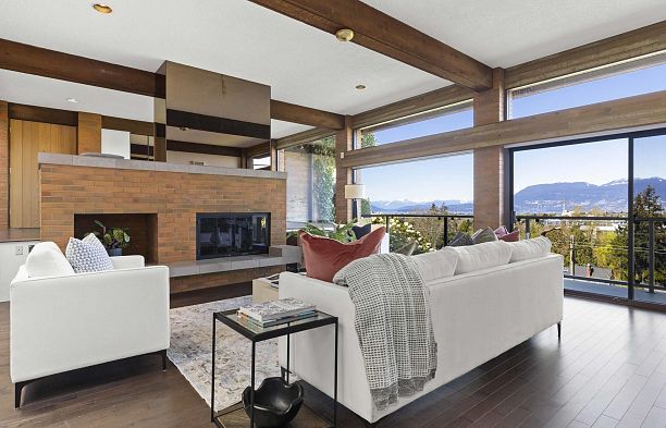 5012 Maple Street Quilchena