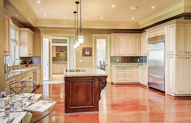 6981 Laurel Street South Cambie