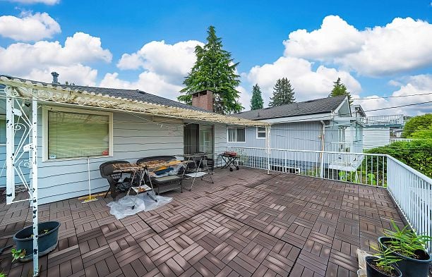676 W 53rd Avenue South Cambie