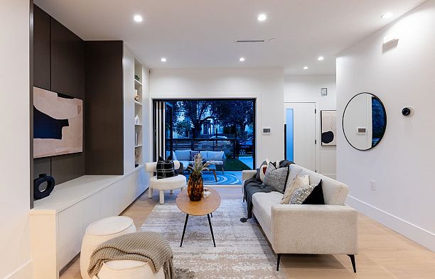 #1 1079 E 14th Avenue Mount Pleasant VE