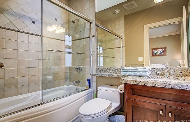 6981 Laurel Street South Cambie