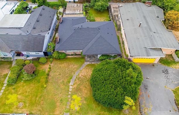 676 W 53rd Avenue South Cambie