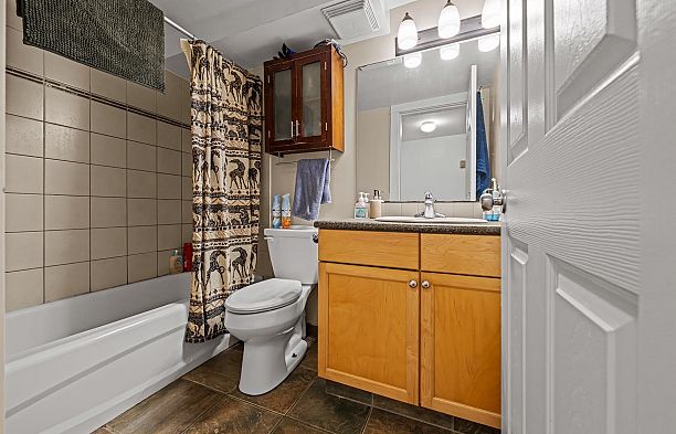 660 W 13th Avenue Fairview VW