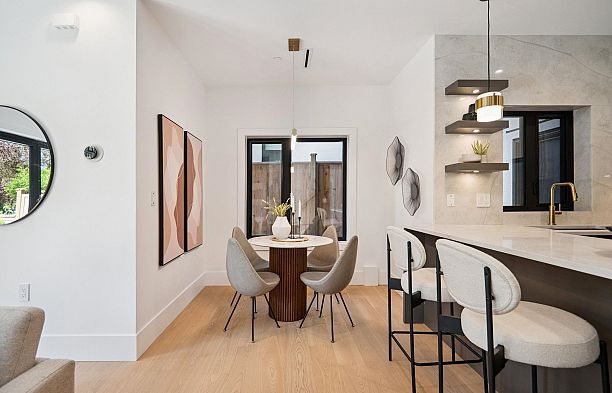 #1 1079 E 14th Avenue Mount Pleasant VE