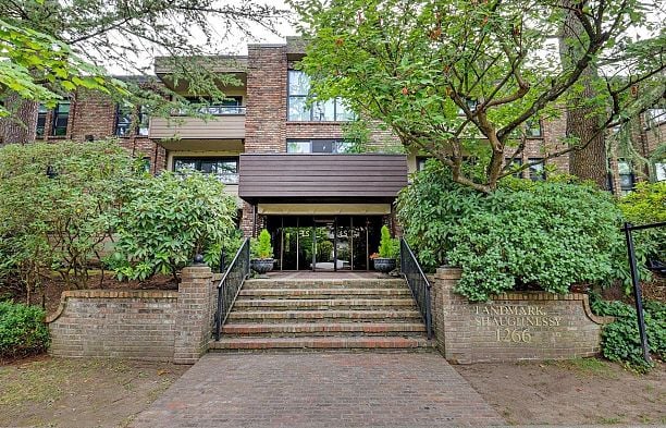 102 1266 W 13th Avenue Fairview VW