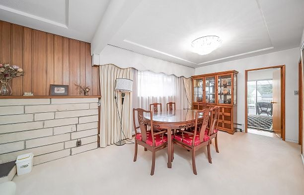 676 W 53rd Avenue South Cambie