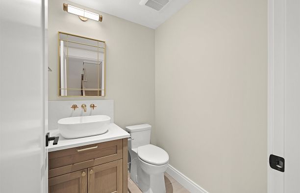 1458 W 45th Avenue South Granville