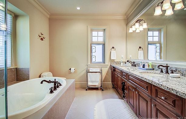 6981 Laurel Street South Cambie