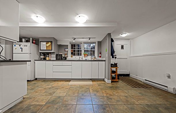 660 W 13th Avenue Fairview VW