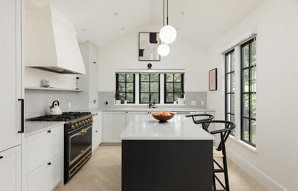 2502 W 33rd Avenue MacKenzie Heights