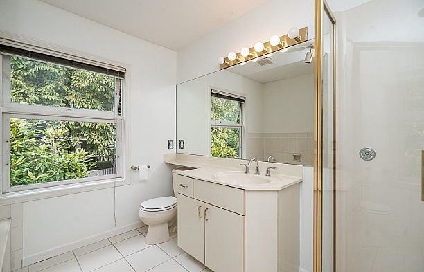 1796 W 14th Avenue Fairview VW