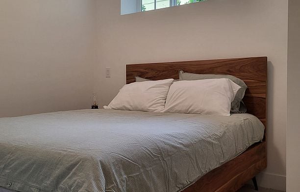 922 W 49th Avenue South Cambie