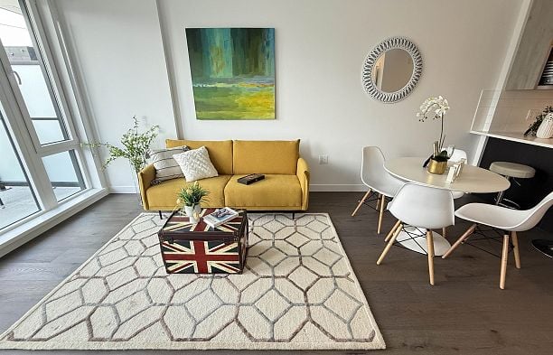 302 6859 Cambie Street South Cambie