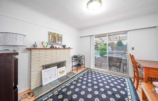 676 W 53rd Avenue South Cambie