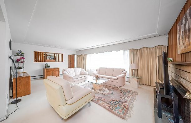 676 W 53rd Avenue South Cambie