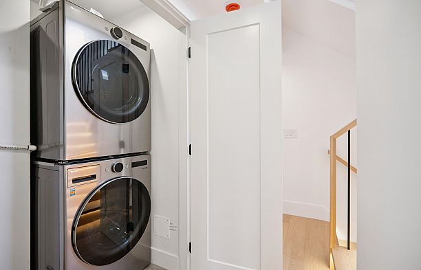 #1 1079 E 14th Avenue Mount Pleasant VE