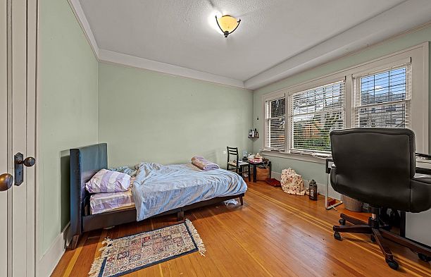 660 W 13th Avenue Fairview VW