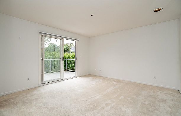 1796 W 14th Avenue Fairview VW