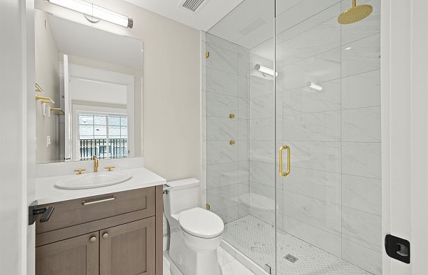 1458 W 45th Avenue South Granville