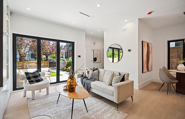 #1 1079 E 14th Avenue Mount Pleasant VE