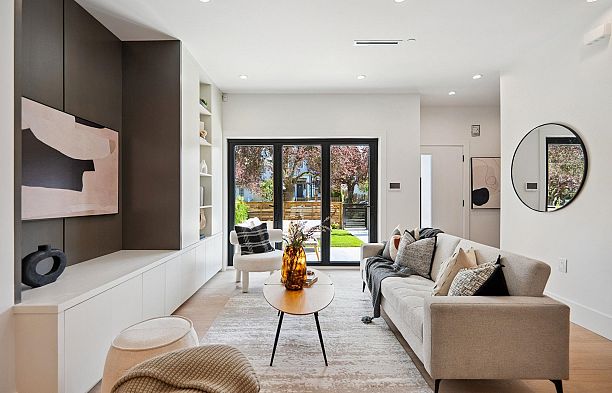 #1 1079 E 14th Avenue Mount Pleasant VE