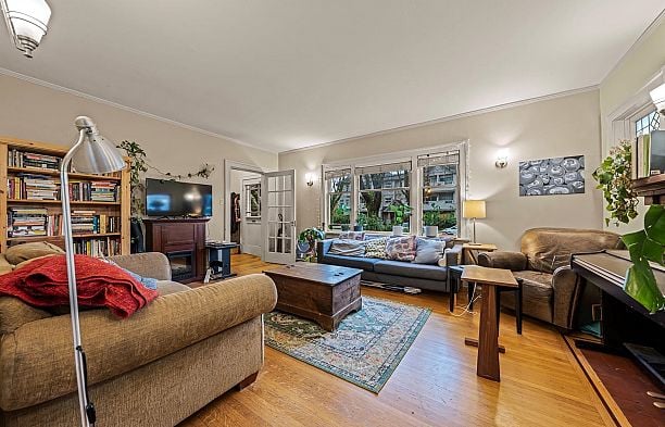 660 W 13th Avenue Fairview VW