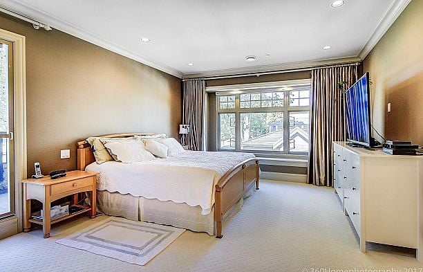 6981 Laurel Street South Cambie