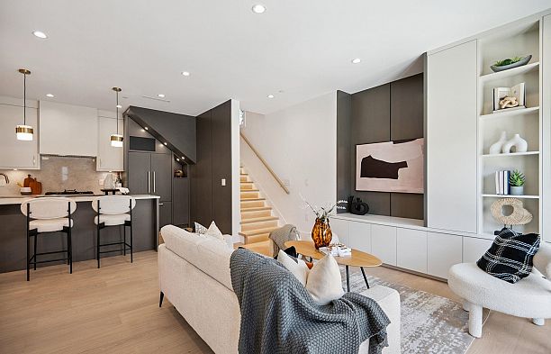 #1 1079 E 14th Avenue Mount Pleasant VE