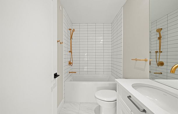 1458 W 45th Avenue South Granville