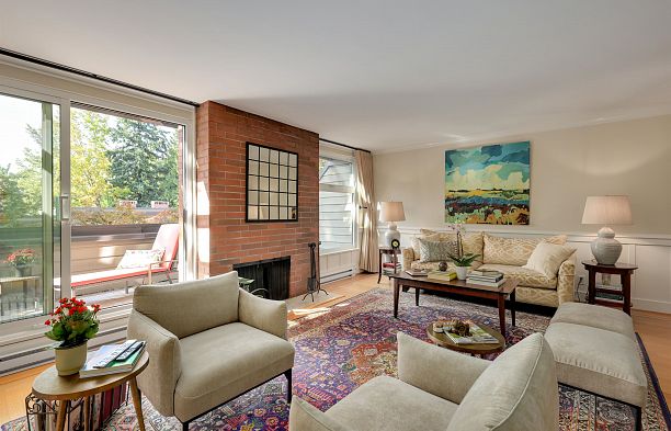 4035 Springtree Drive Quilchena