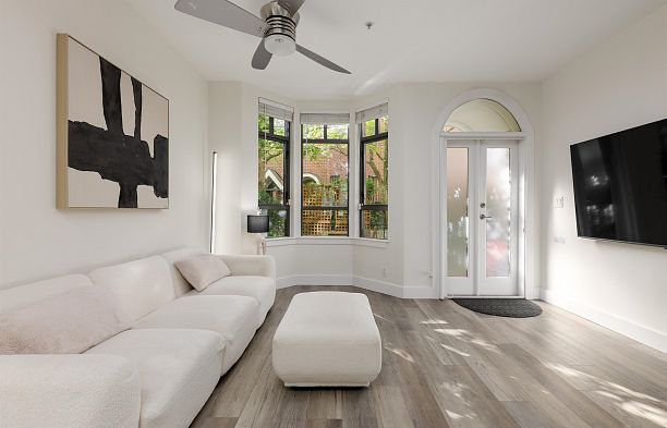 828 W 6th Avenue Fairview VW