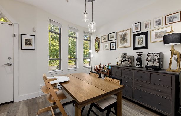 828 W 6th Avenue Fairview VW