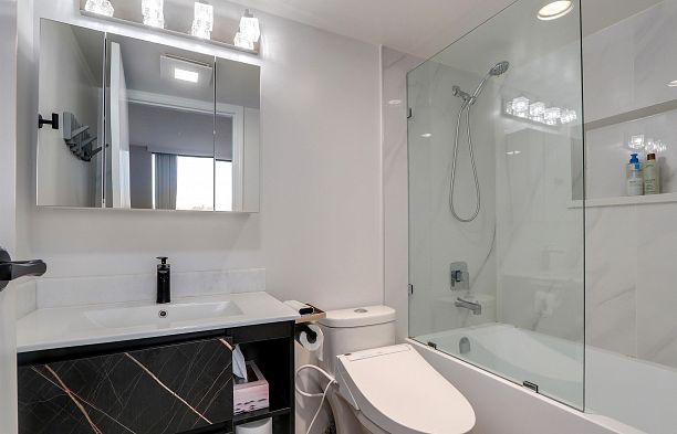 810 1268 W Broadway Fairview VW