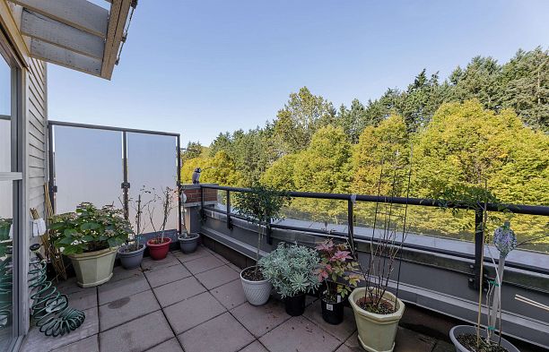 828 W 6th Avenue Fairview VW