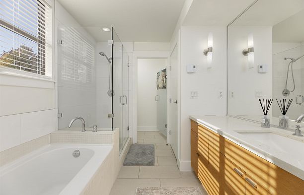 828 W 6th Avenue Fairview VW