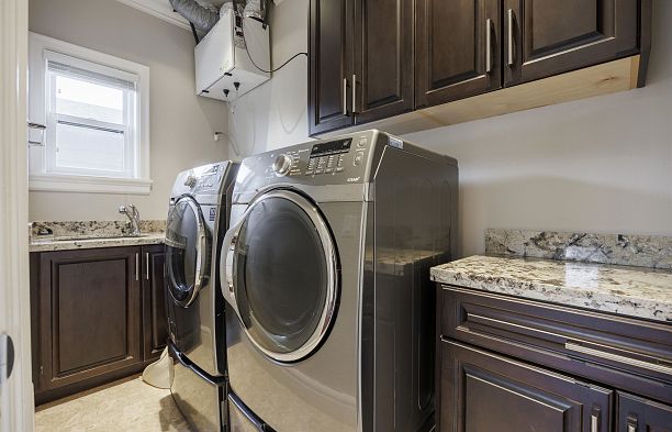 4482 Brakenridge Street Quilchena