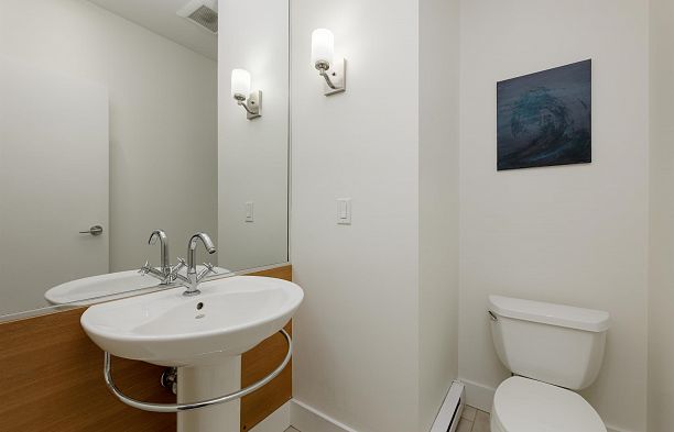 828 W 6th Avenue Fairview VW