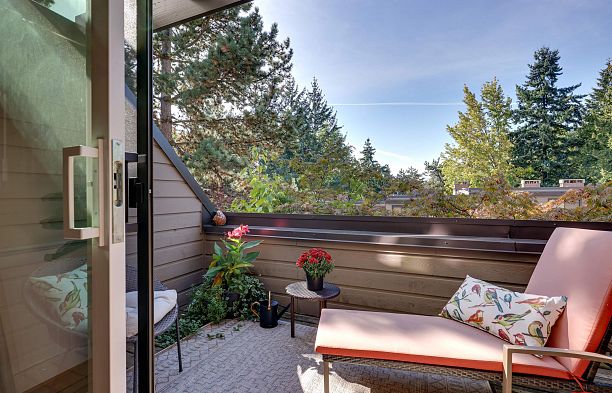 4035 Springtree Drive Quilchena