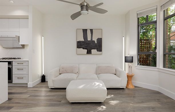 828 W 6th Avenue Fairview VW